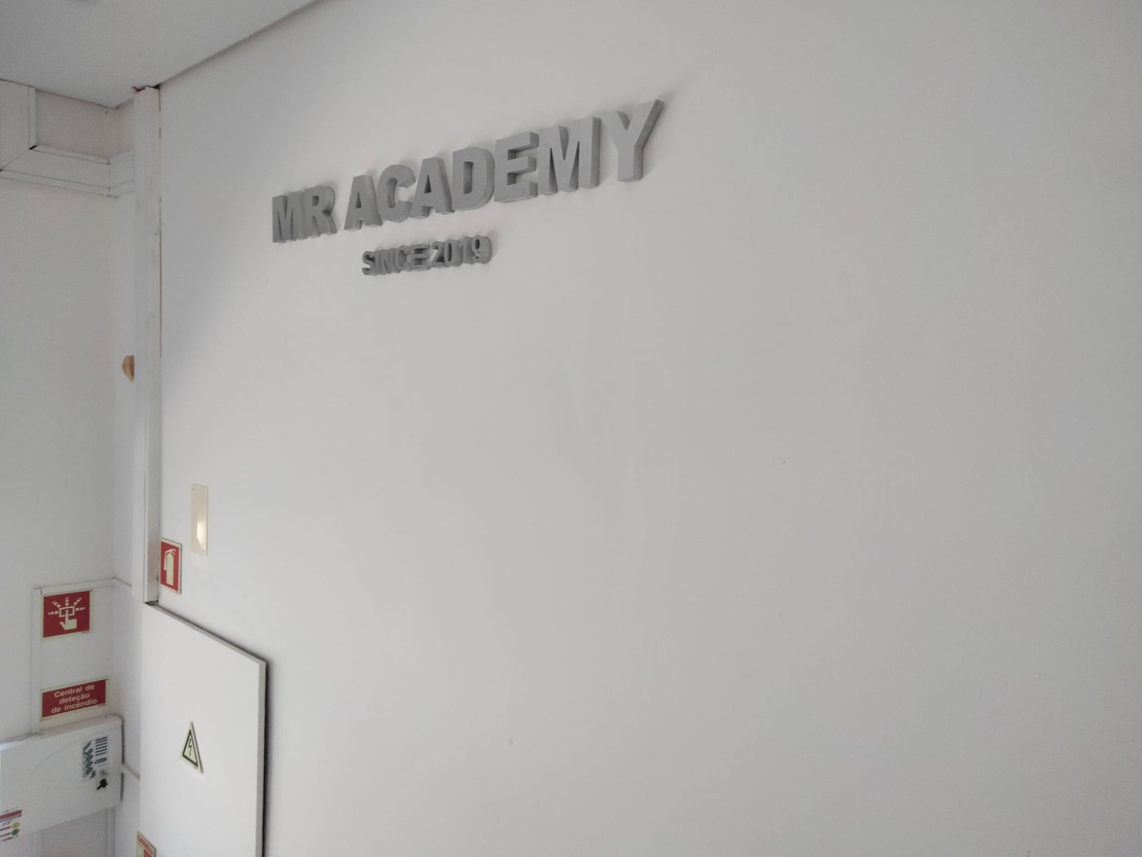 Logotipo 3d MR Academy - Brasilian Jiu-Jitsu School